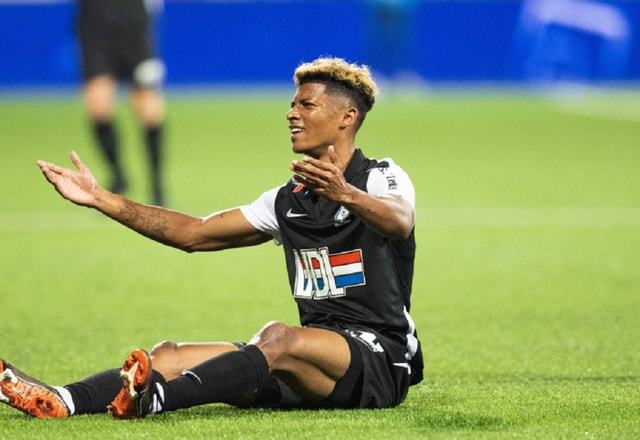 续两年挺进 续两年挺进