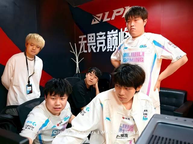 上表现得如 上表现得如