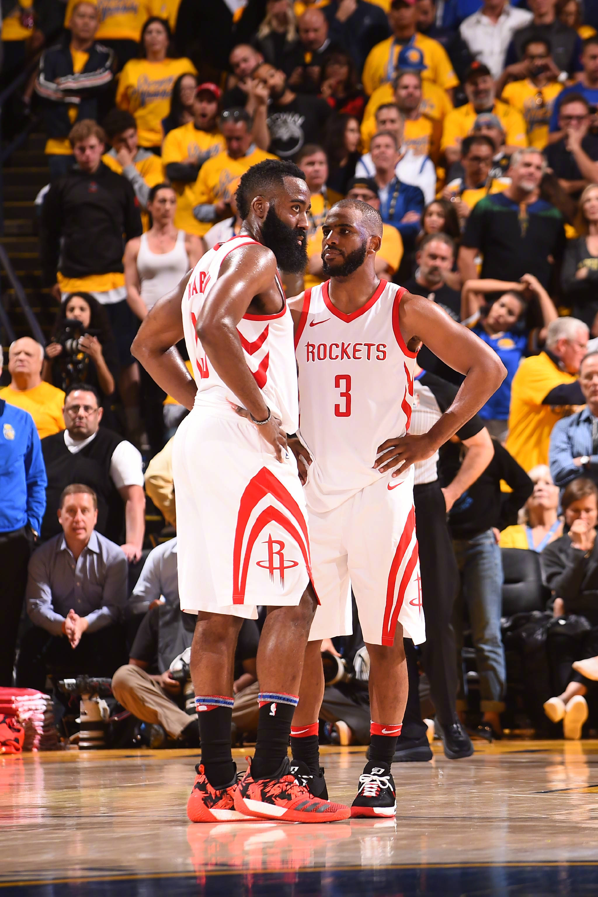 他们通过与 他们通过与